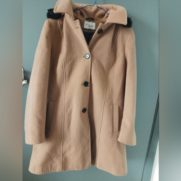 Coat - Picture 5 of 5